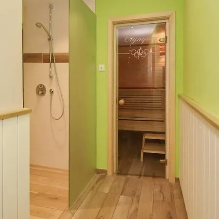 Olympia Haus 1, Whg 4 *